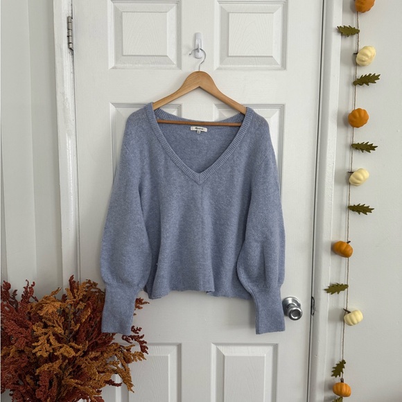 Madewell Cozy Yarn Periwinkle Blue V-Neck Sweater - Picture 6 of 9